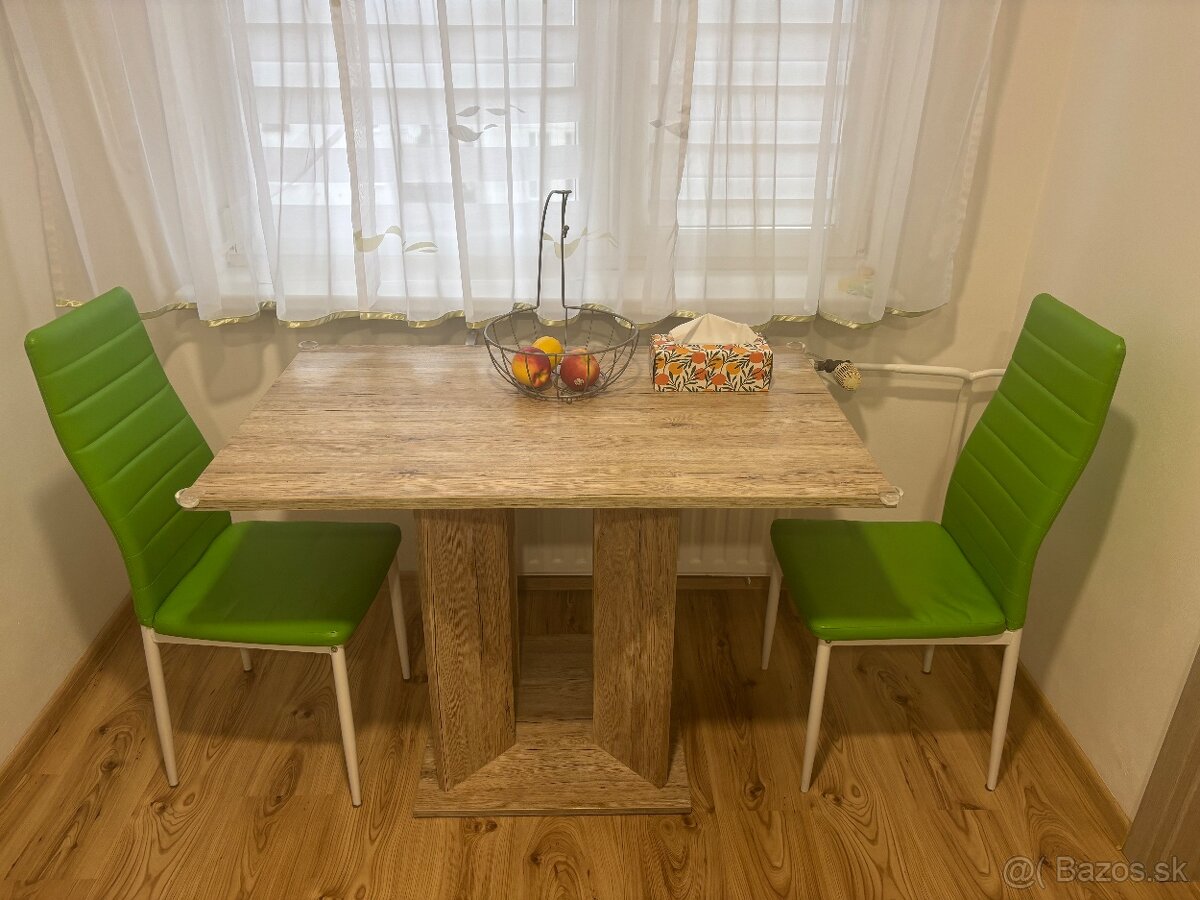 stolik so stolickami