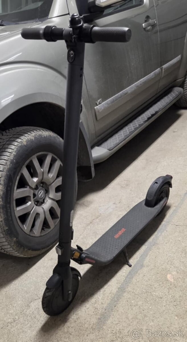 Elektrická kolobežka Segway Ninebot E25E