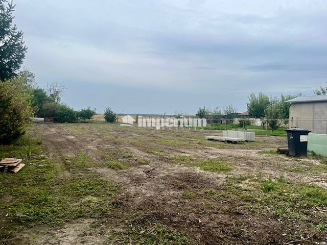 Pekný slnečný pozemok 1182 m2 na predaj - obec Čenkovce.