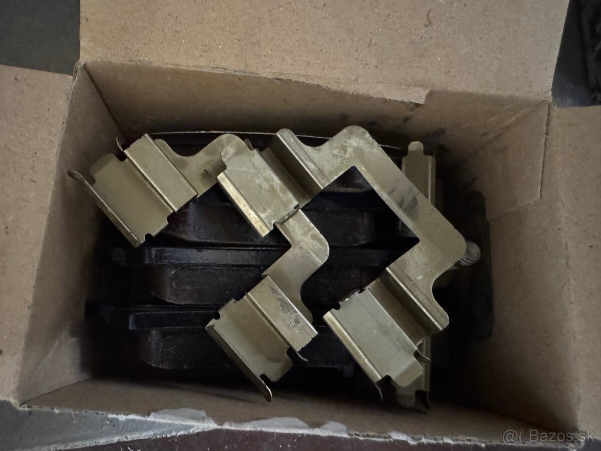 Zadné brzdové dosky