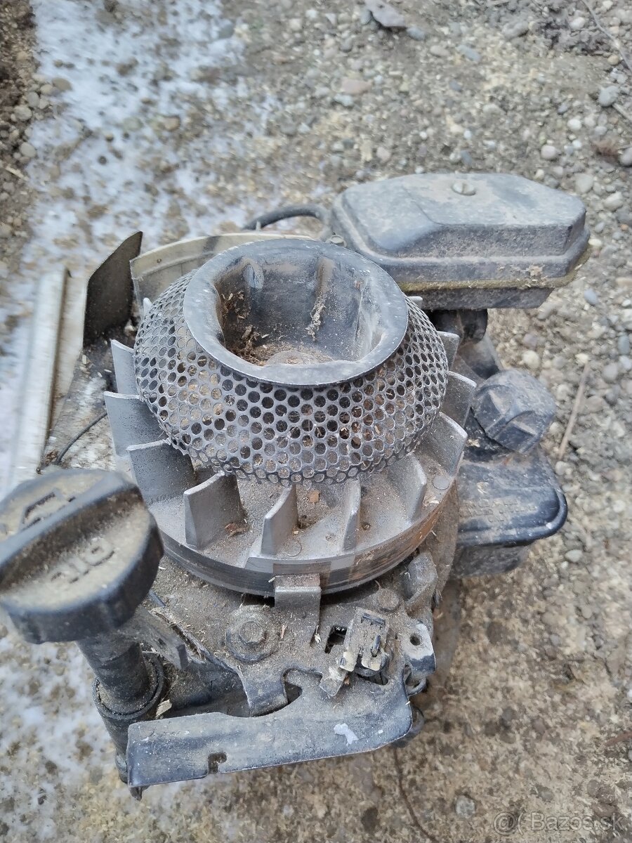 Motor 4-takt z kosačky