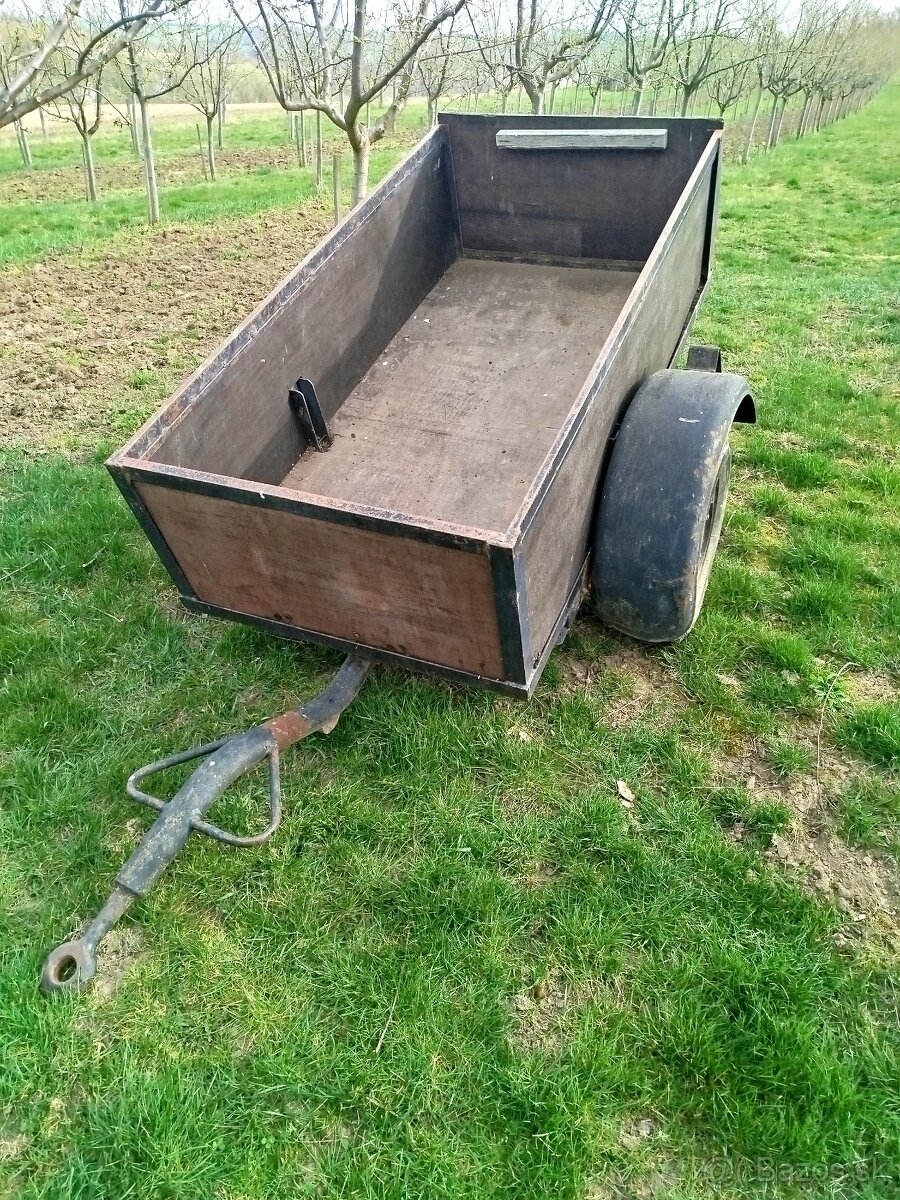 Prívesný vozík za malotraktor