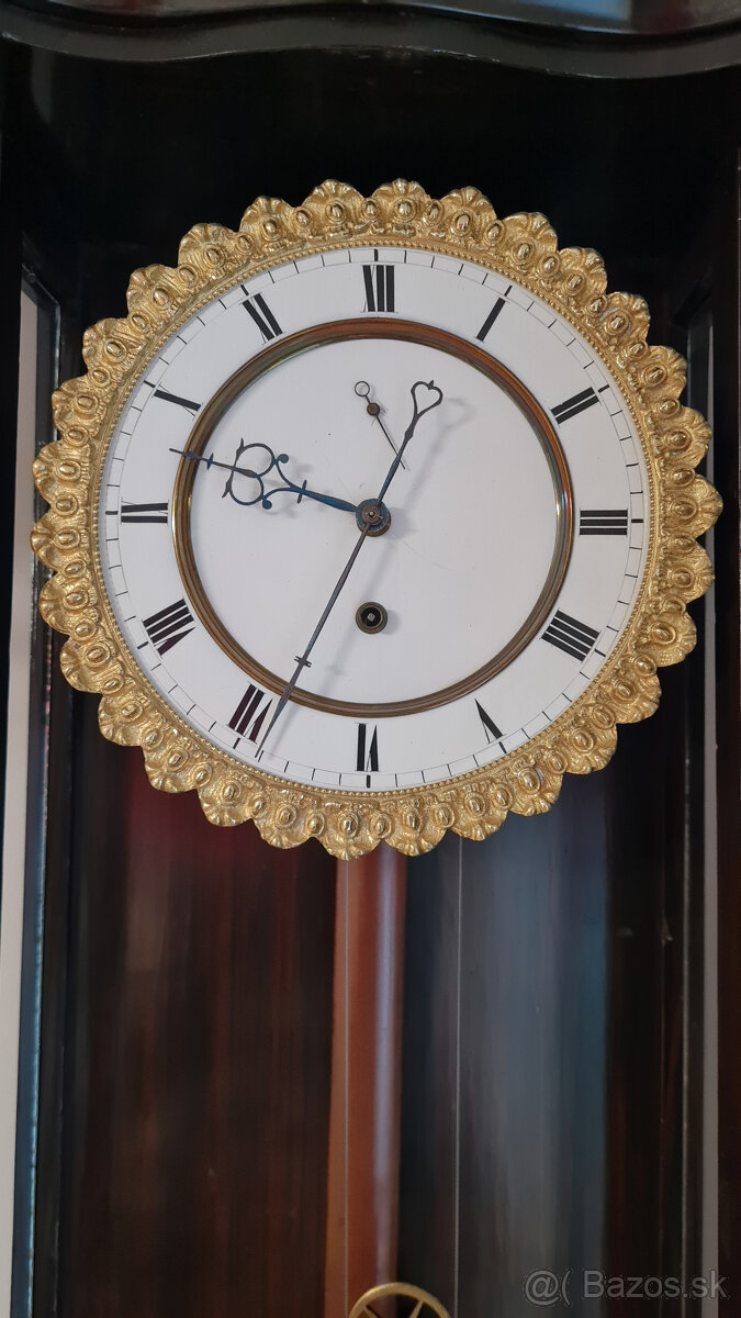 Starožitné nástenné hodiny Biedermeier Vienna