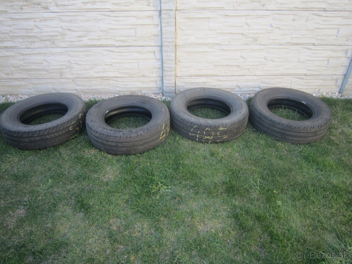 215/75R16C letne pneu Continental Contivancocontact 100