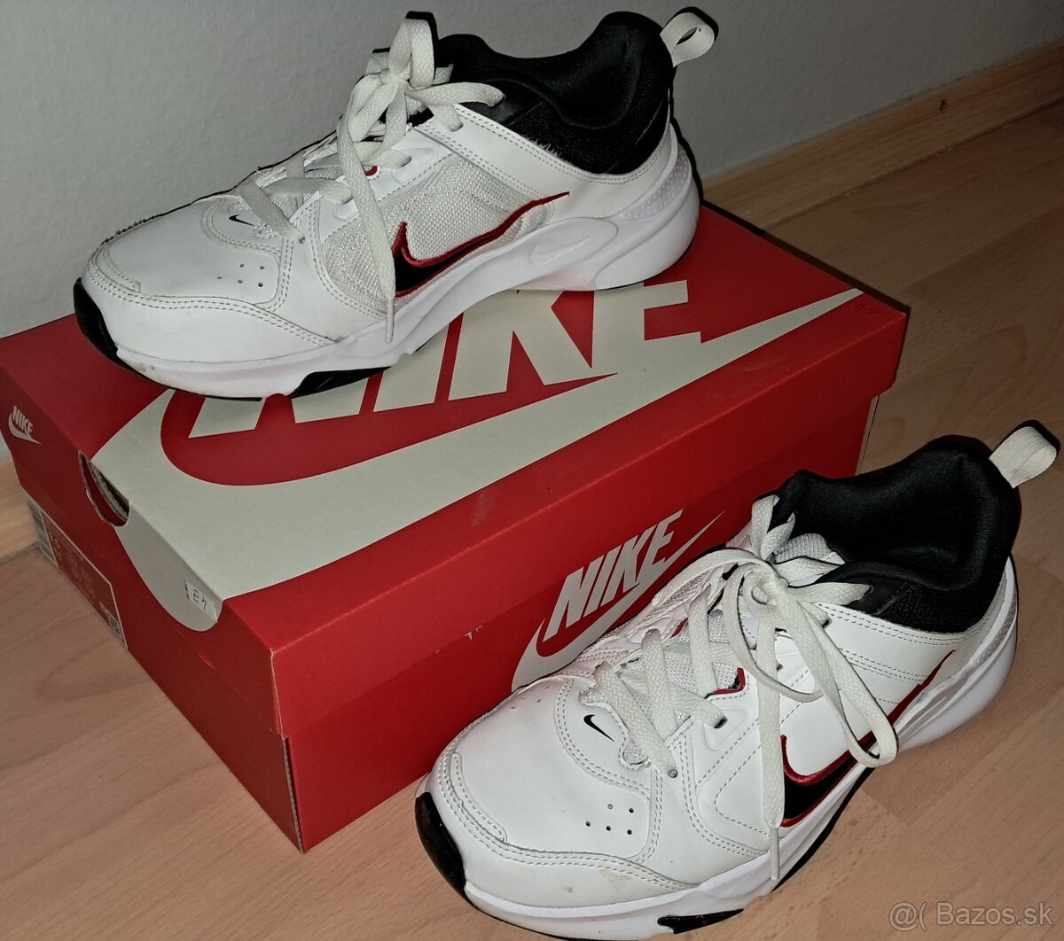 Predavam Nike Defy All Day