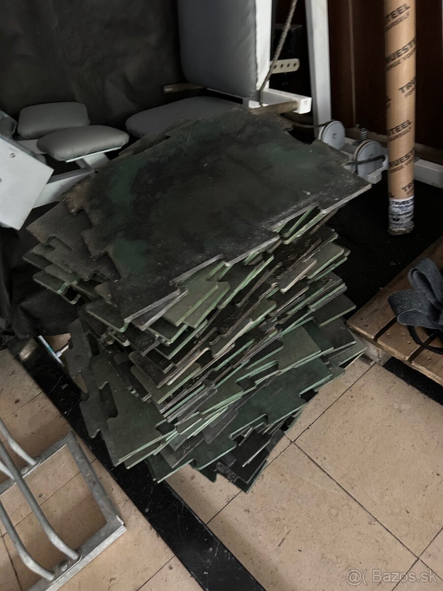 Gumená puzzle podlaha