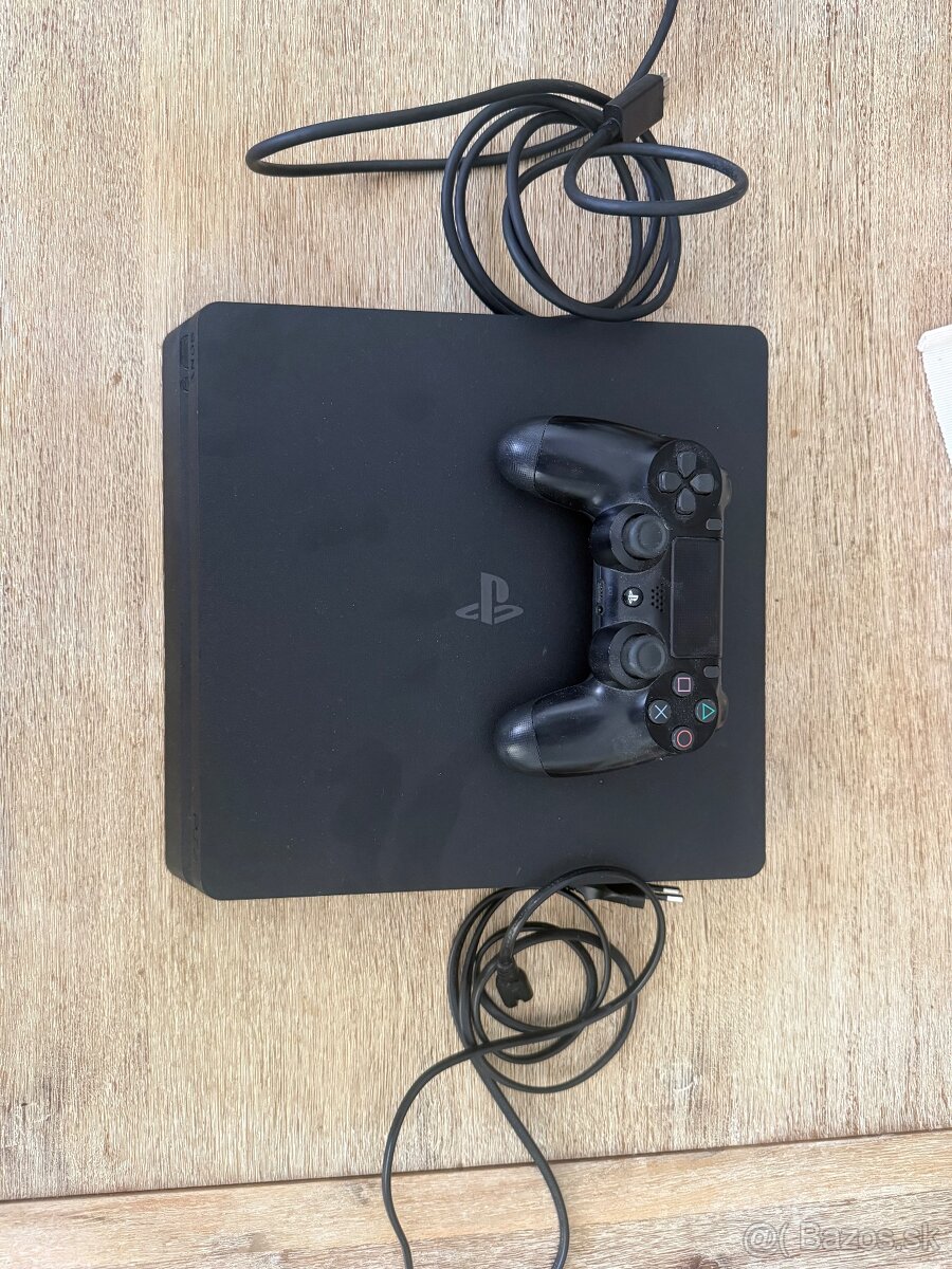 PlayStation 4 Slim 1TB