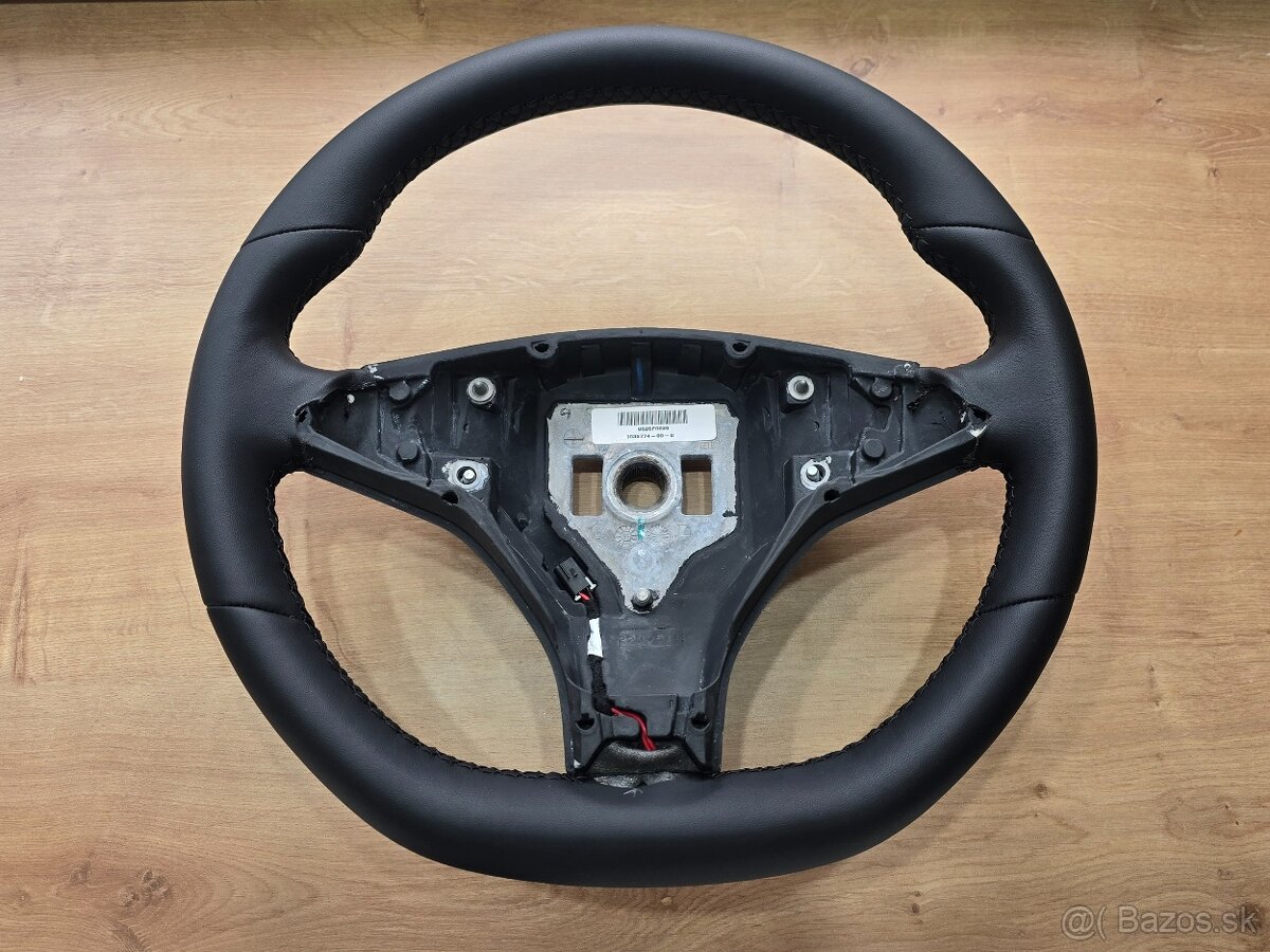 Volant Tesla model S Tesla model X s vyhrevom