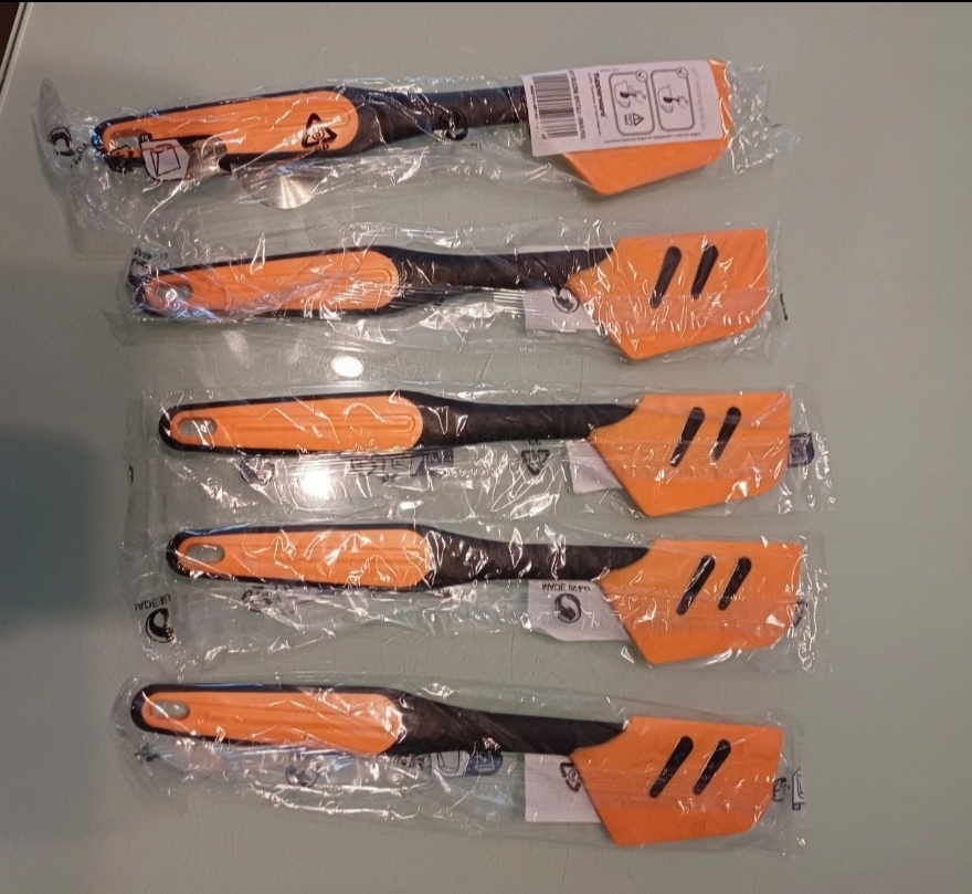 Tupperware silikonová stierka