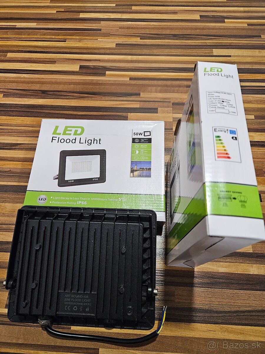 LED, reflektor, halogen, pohybovy senzor