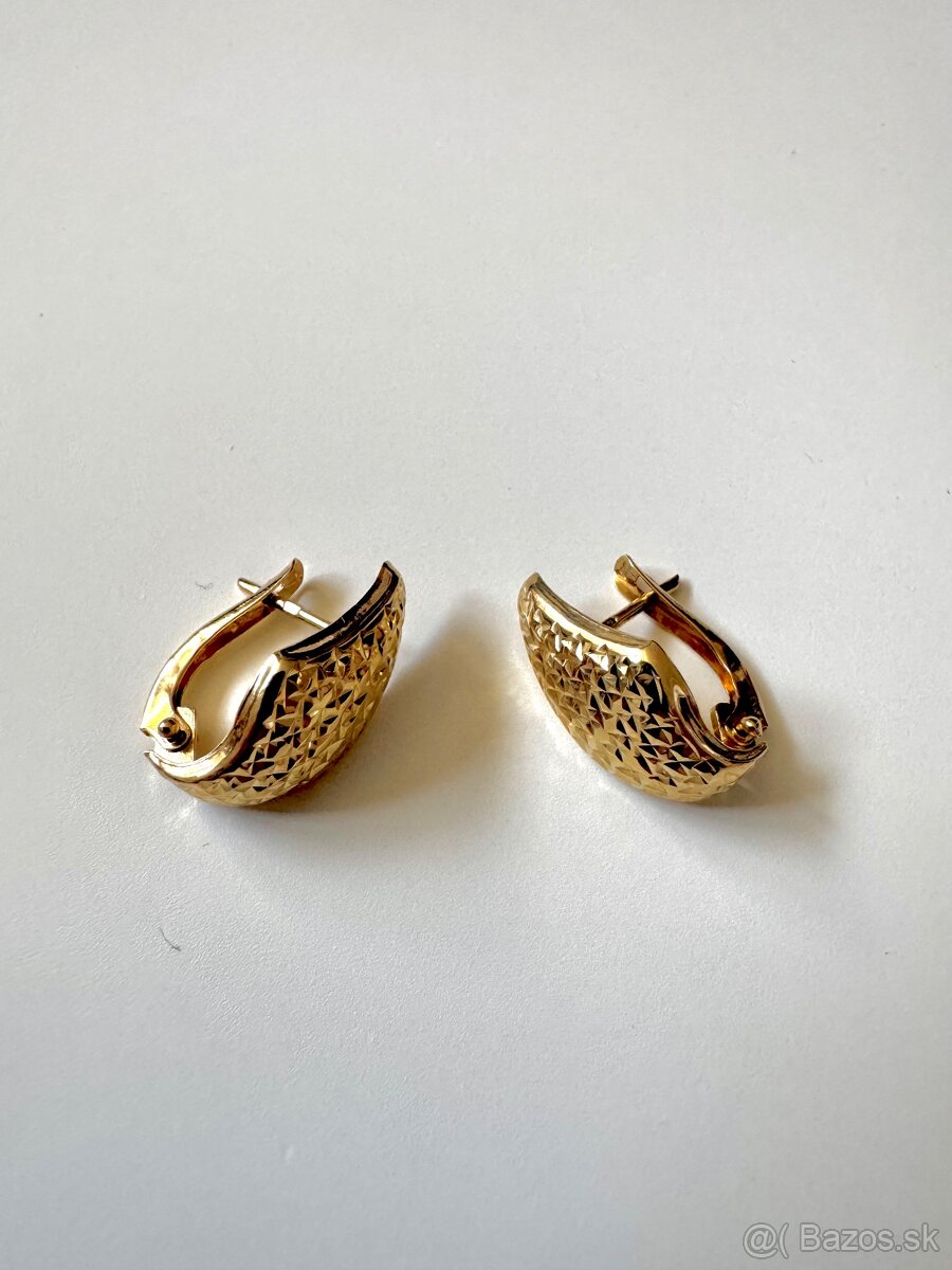 Zlaté náušnice 585