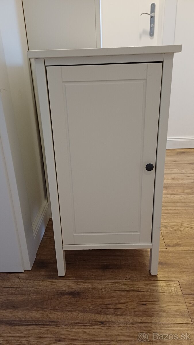 Nočný stolík Ikea