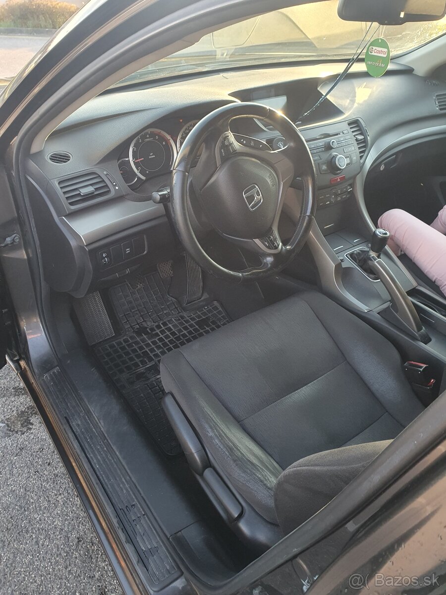 Predám Hondu Accord 8