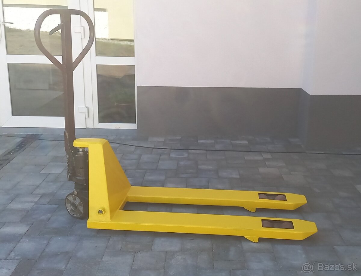 Paletovy vozik 2000kg
