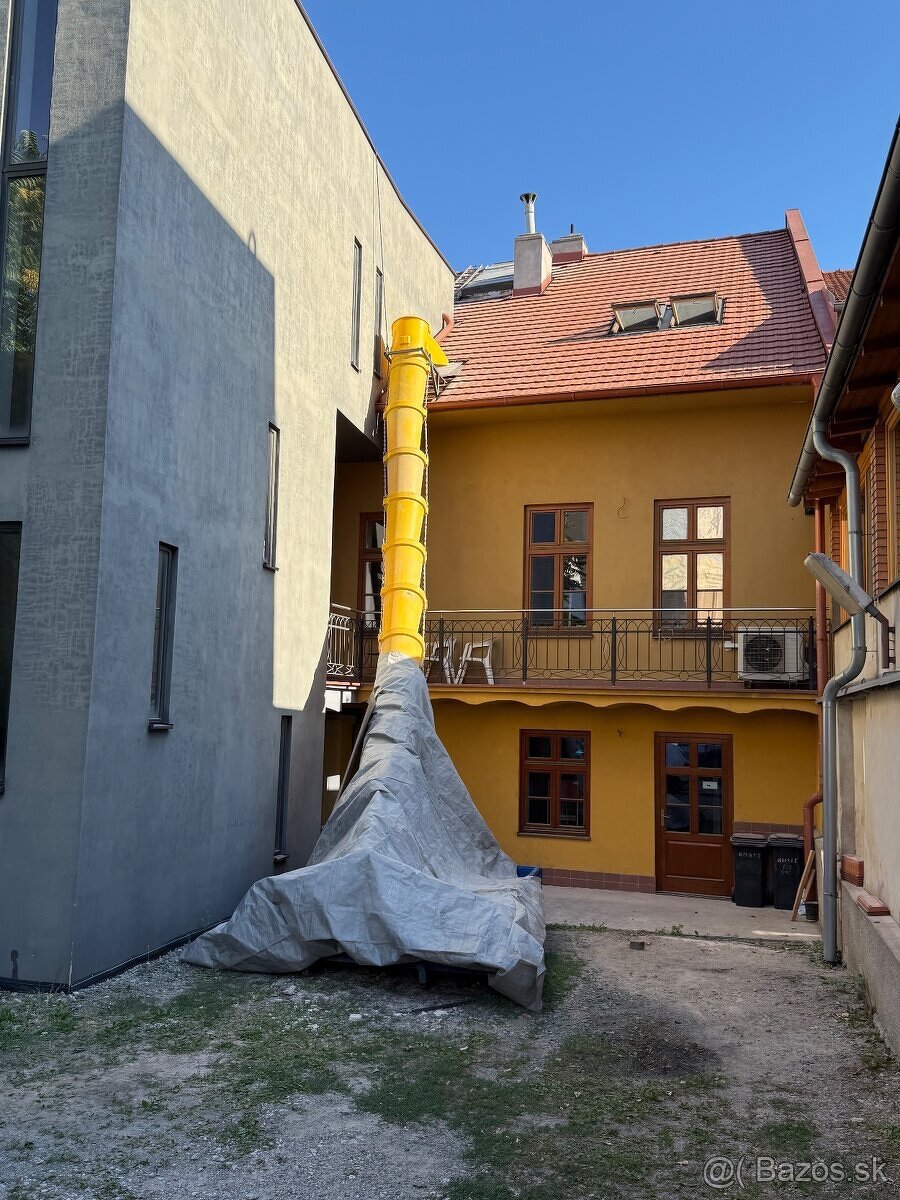 Sklzy na stavebnú suť