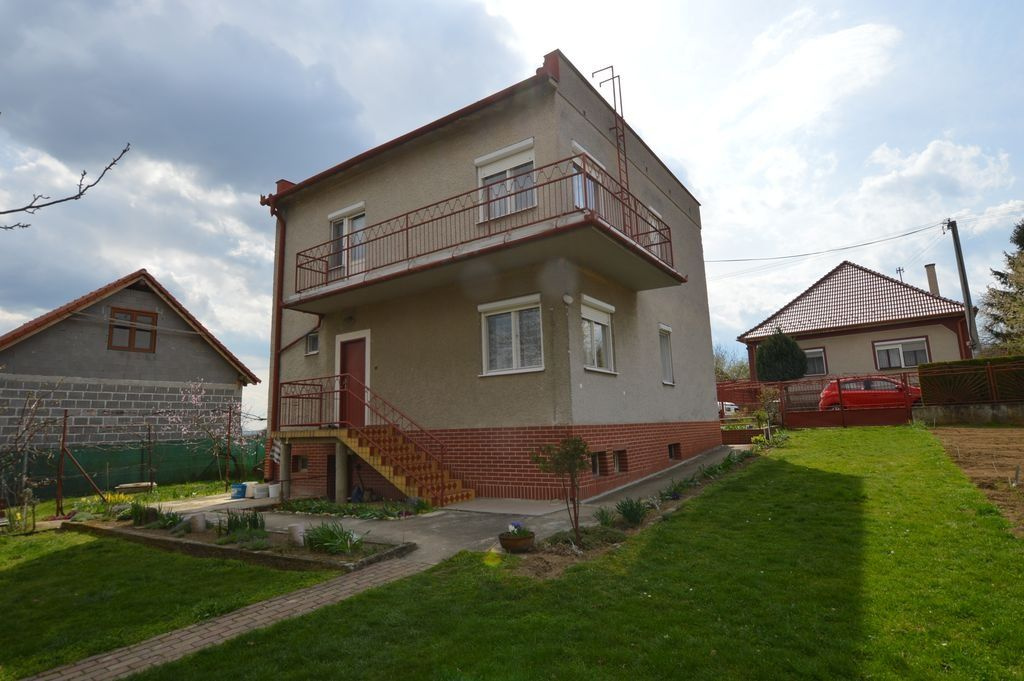 4izb RD, Blesovce, 40á pozemok, slepá ulica, možnosť rozdeli