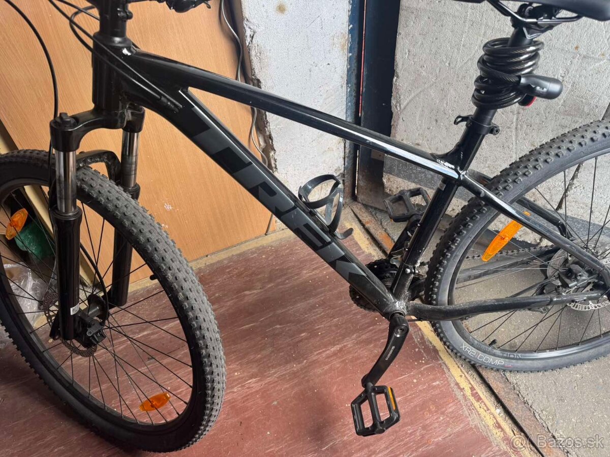 TREK - M
