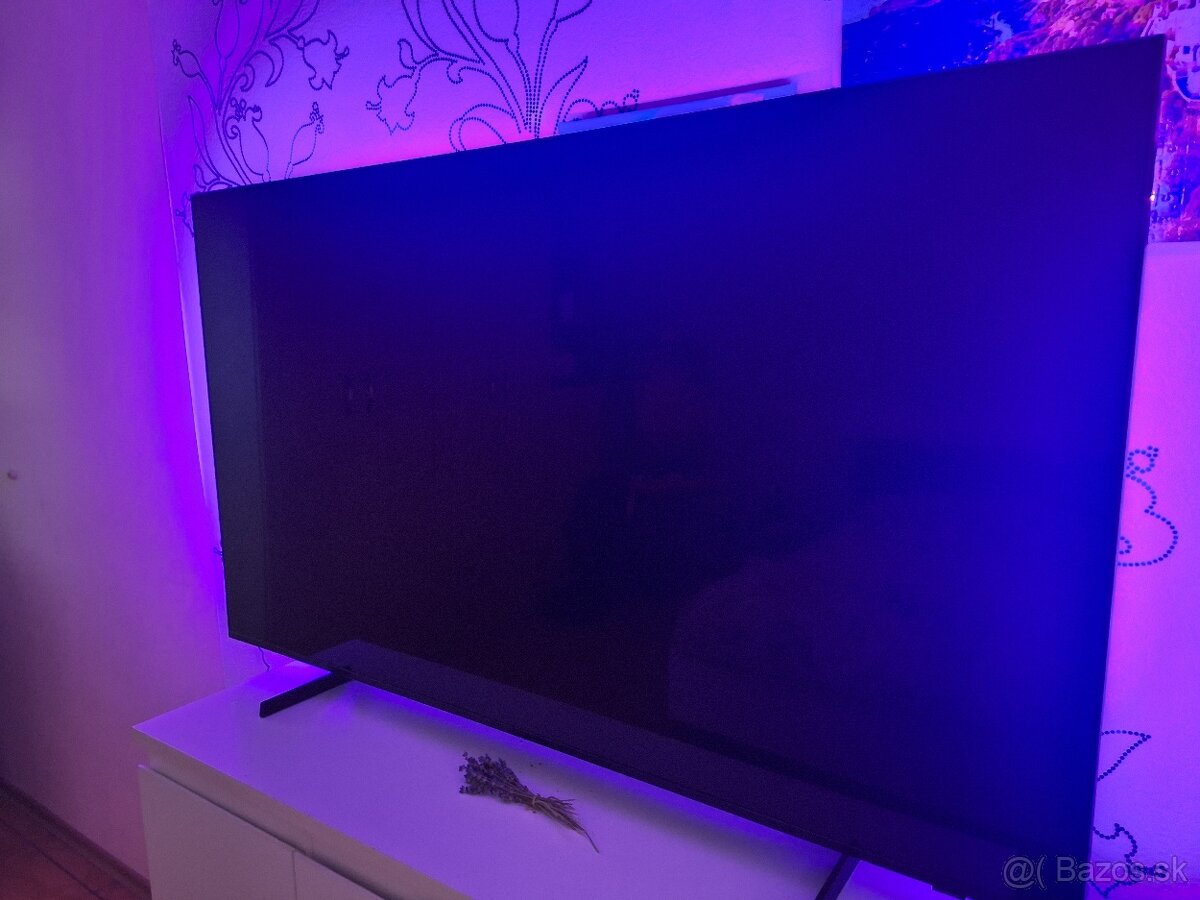 Predám skoro nový smart tv Samsung crystal UHD