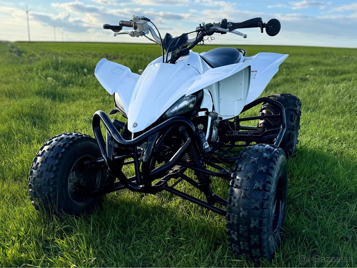 Yamaha YFZ 450 biele ŠPZ