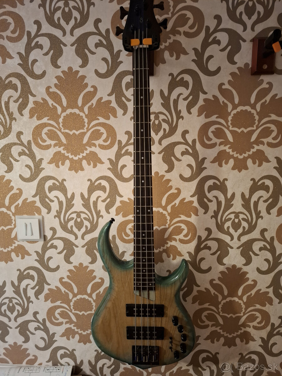 Sire Marcus Miller M5 basa basgitara
