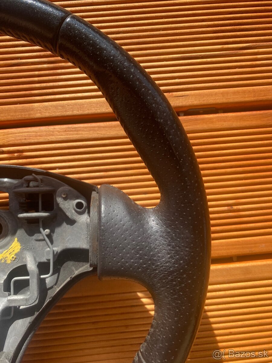 Predam kozeny volant na Peugeot 206