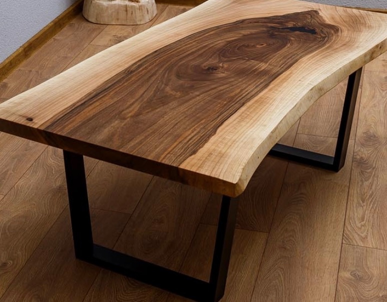 Konferenčné stoly z orecha