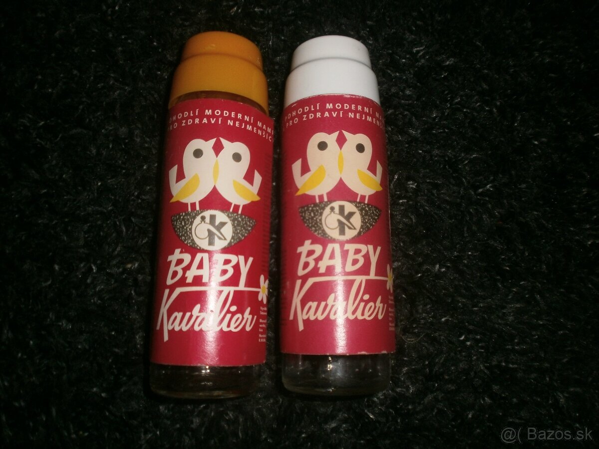 retro kojenecke flasky s dudlikom