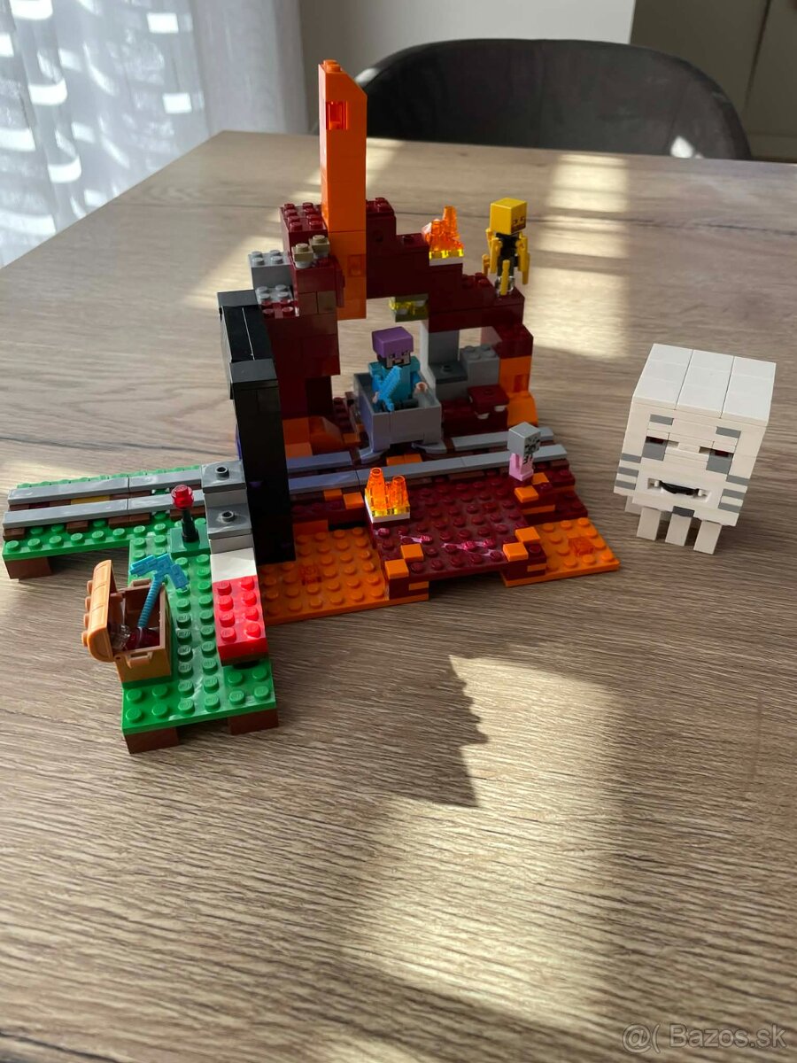 Lego Minecraft "Podzemna brána"