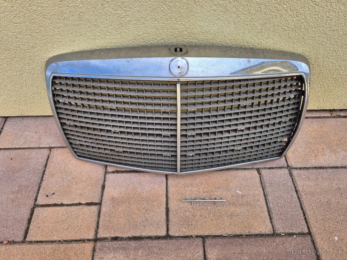 Maska chladiča Mercedes w115