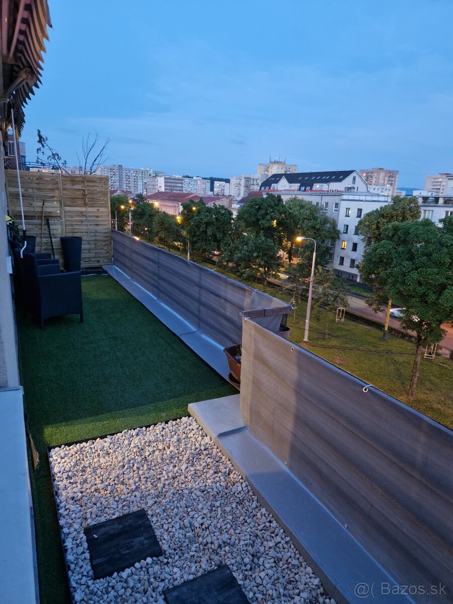 Prenájom 2-izbového bytu s TERASOU – Centrum Košíc, Štúrova