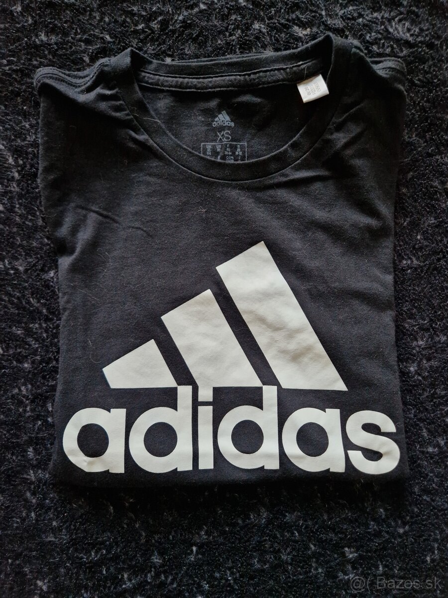 Damske cierne Adidas tricko veľkosť XS