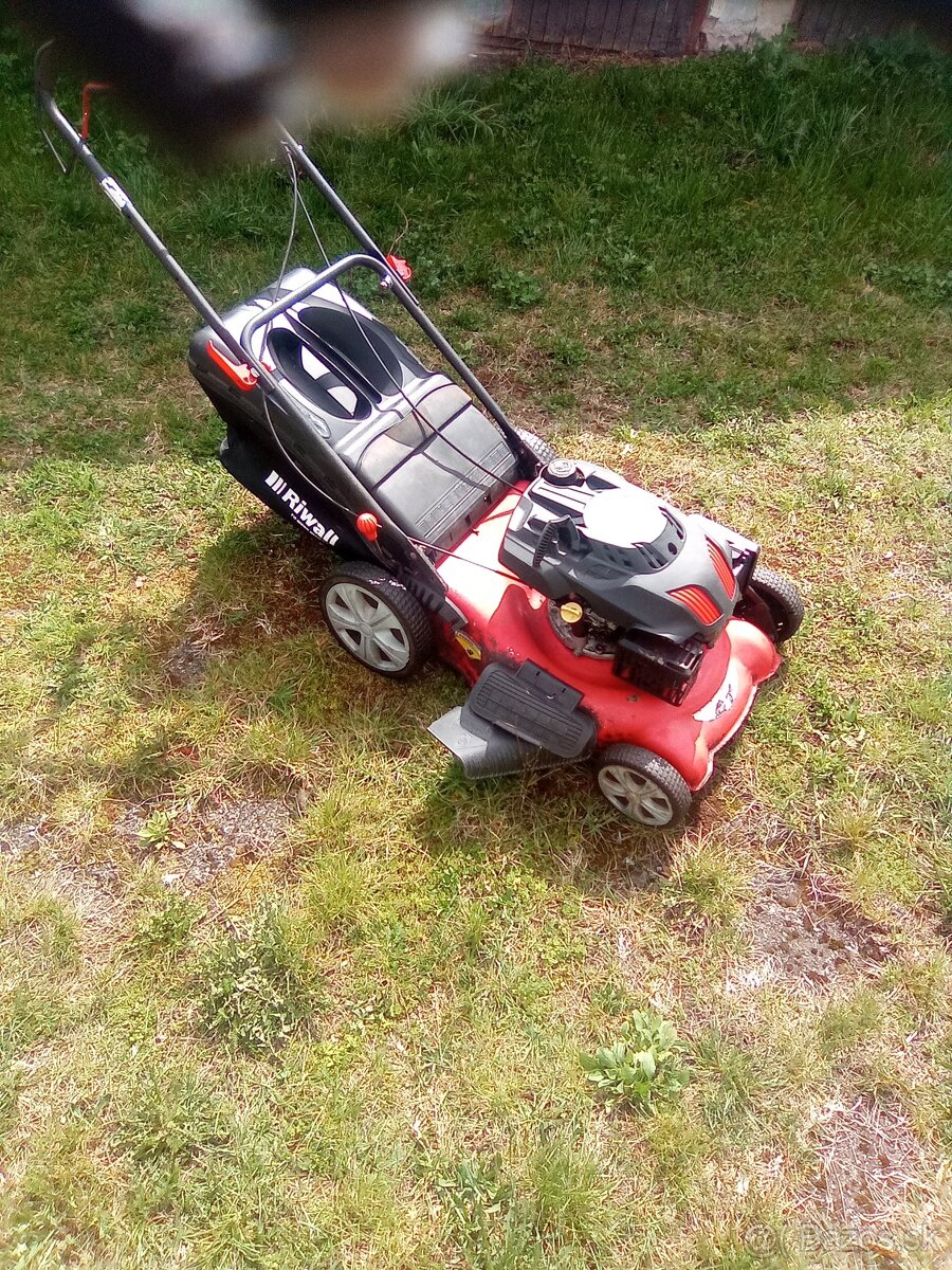 Benzínová kosačka Riwall