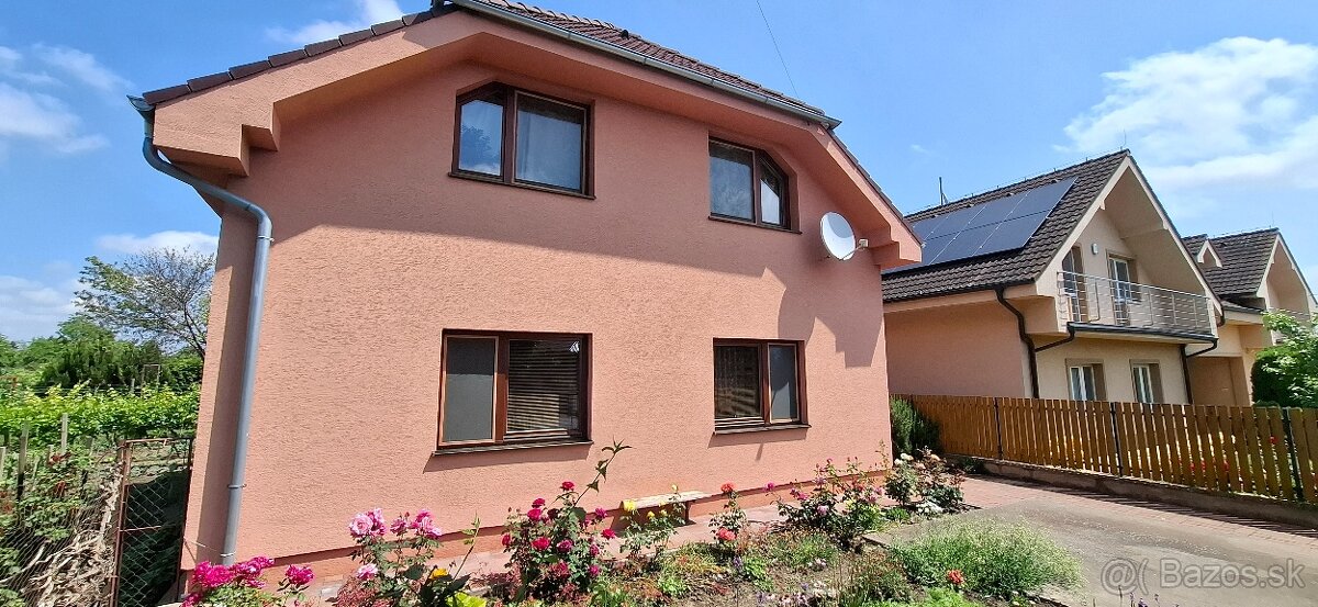 Na predaj 5 izbový rodinný dom so záhradou