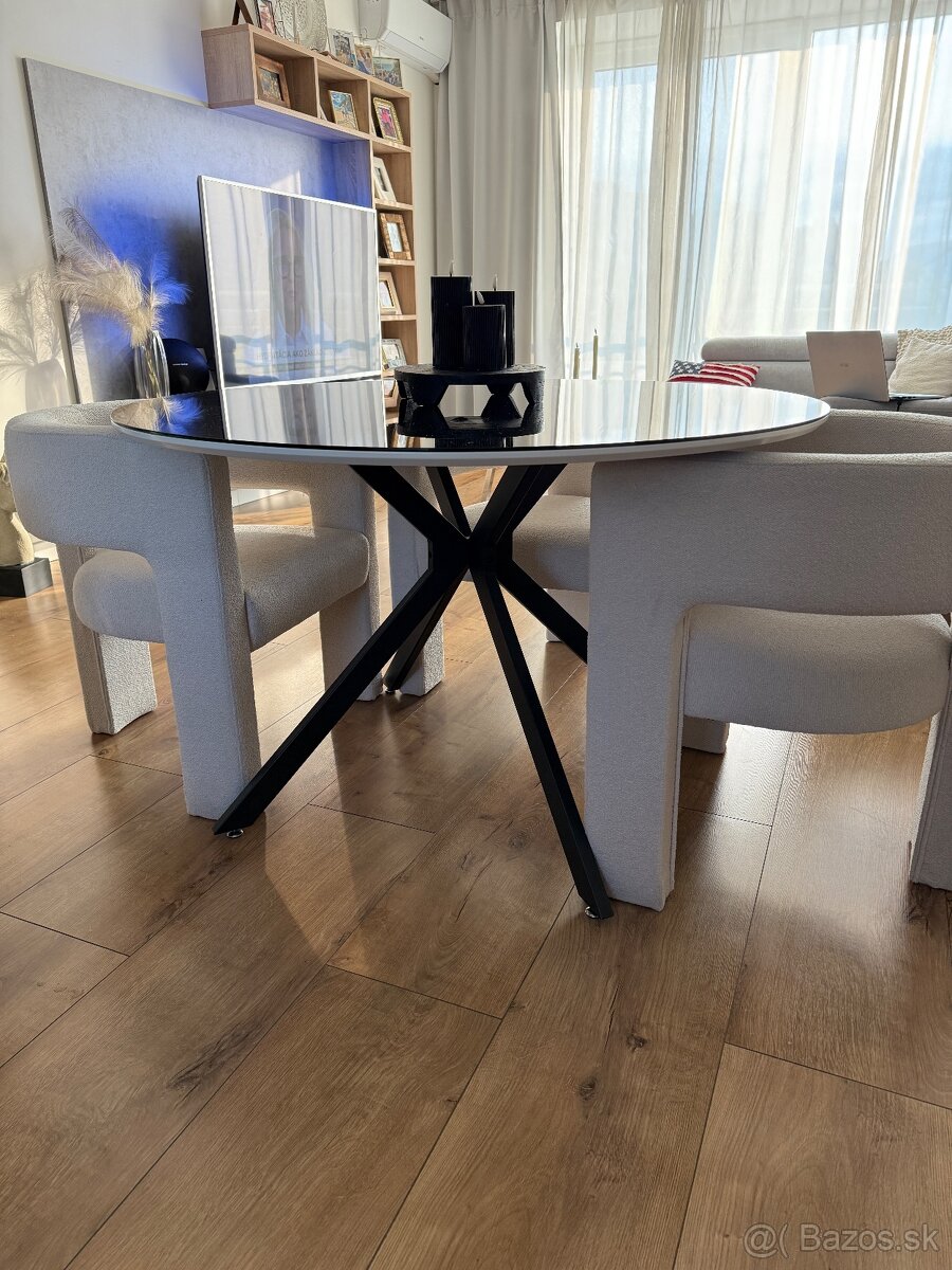 Dizajnový jedálenský okrúhly stôl 120cm čierny