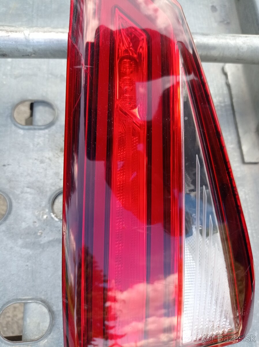 Seat ateca zadne svetlo