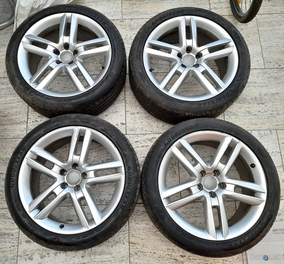 Predám sadu letných kolies oroginál AUDI: originálne hliníko