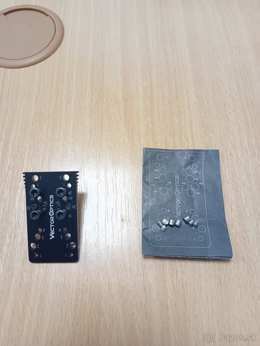 Vector  optics, univerzálna montaz