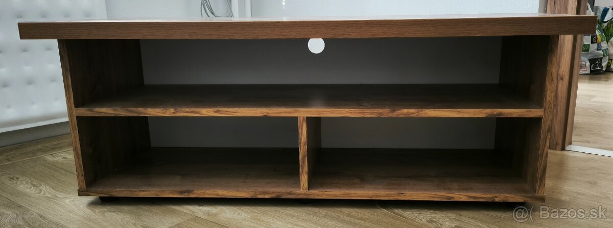 Predám konferenčný / TV stolík – dub
