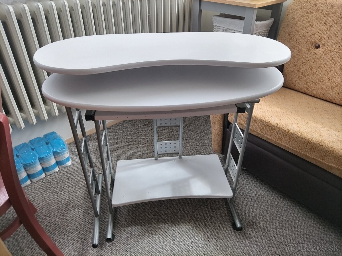 Počítačový stolik