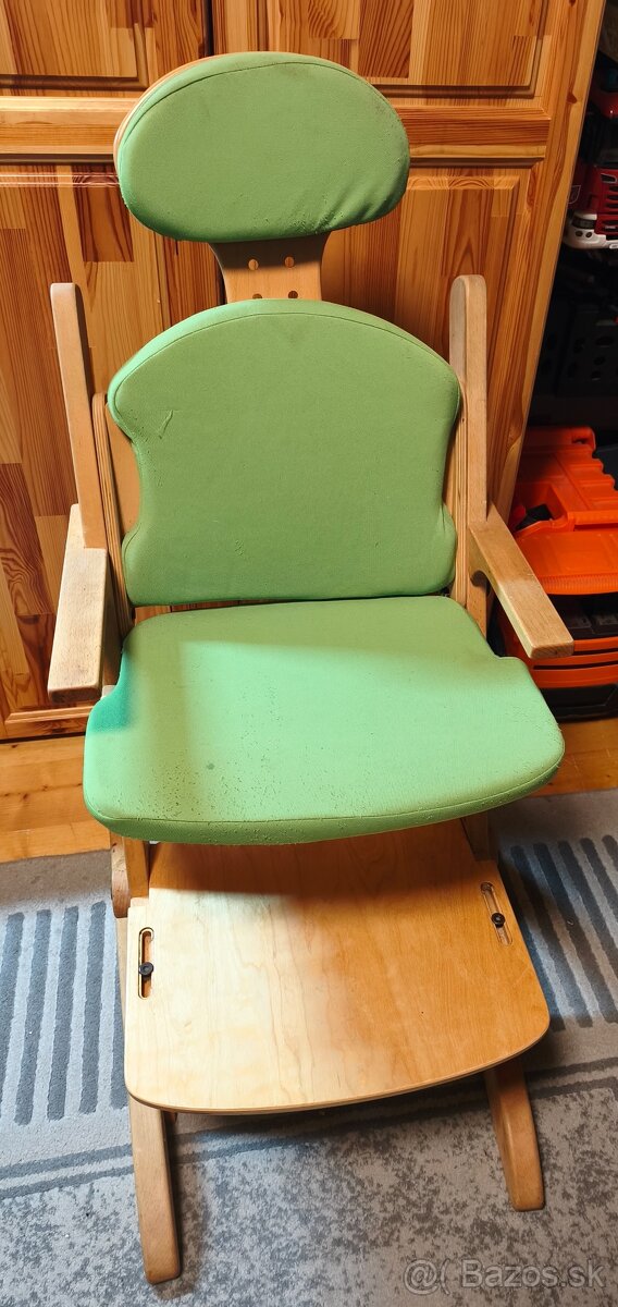 Rastúca stolička drevená