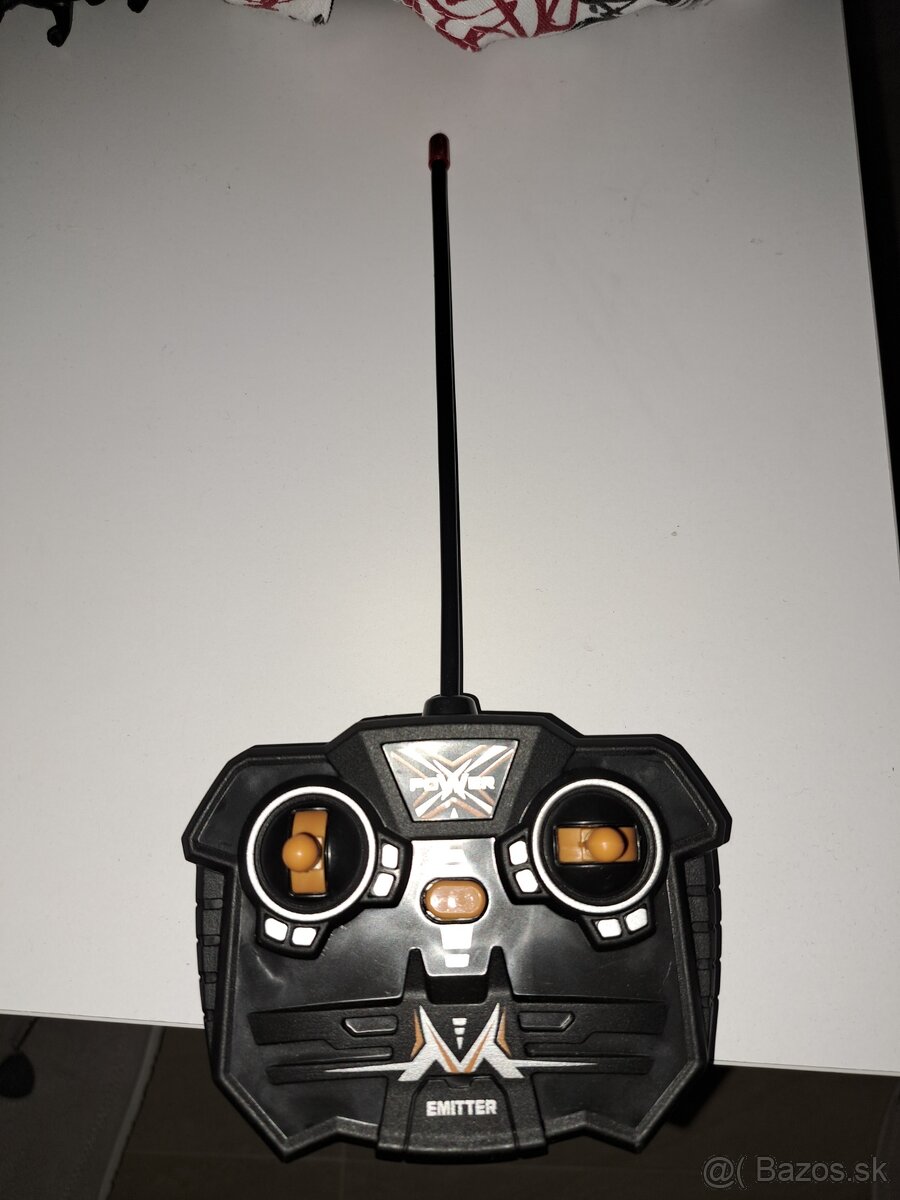 Bager na diaľkové ovládanie