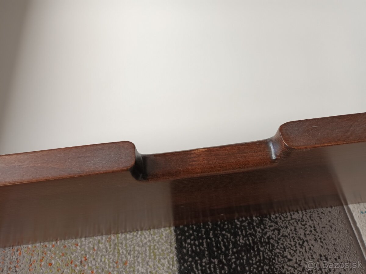 Šuplík pod posteľ