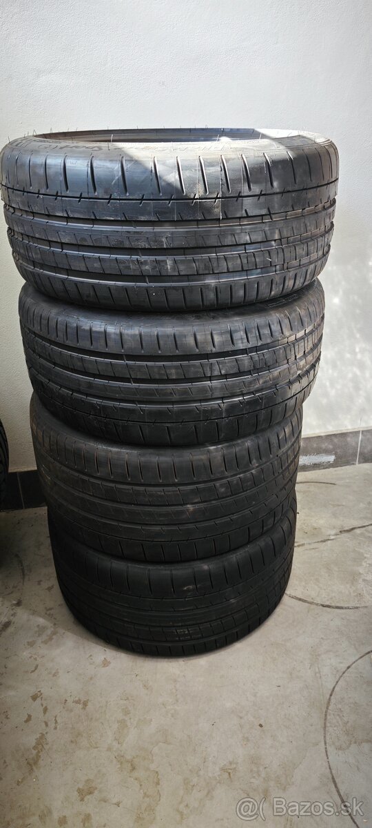 Letné pneu 295/35 R19 + 265/40 r19