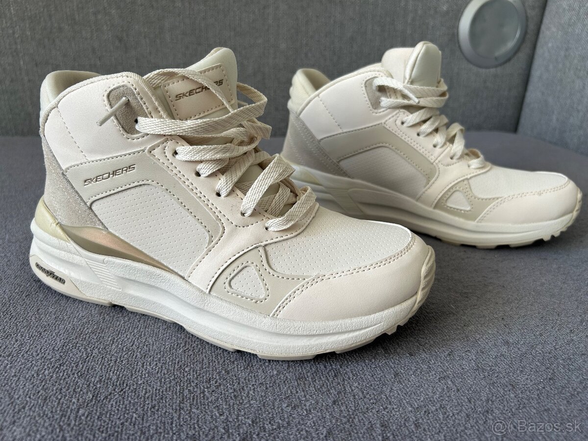 Skechers