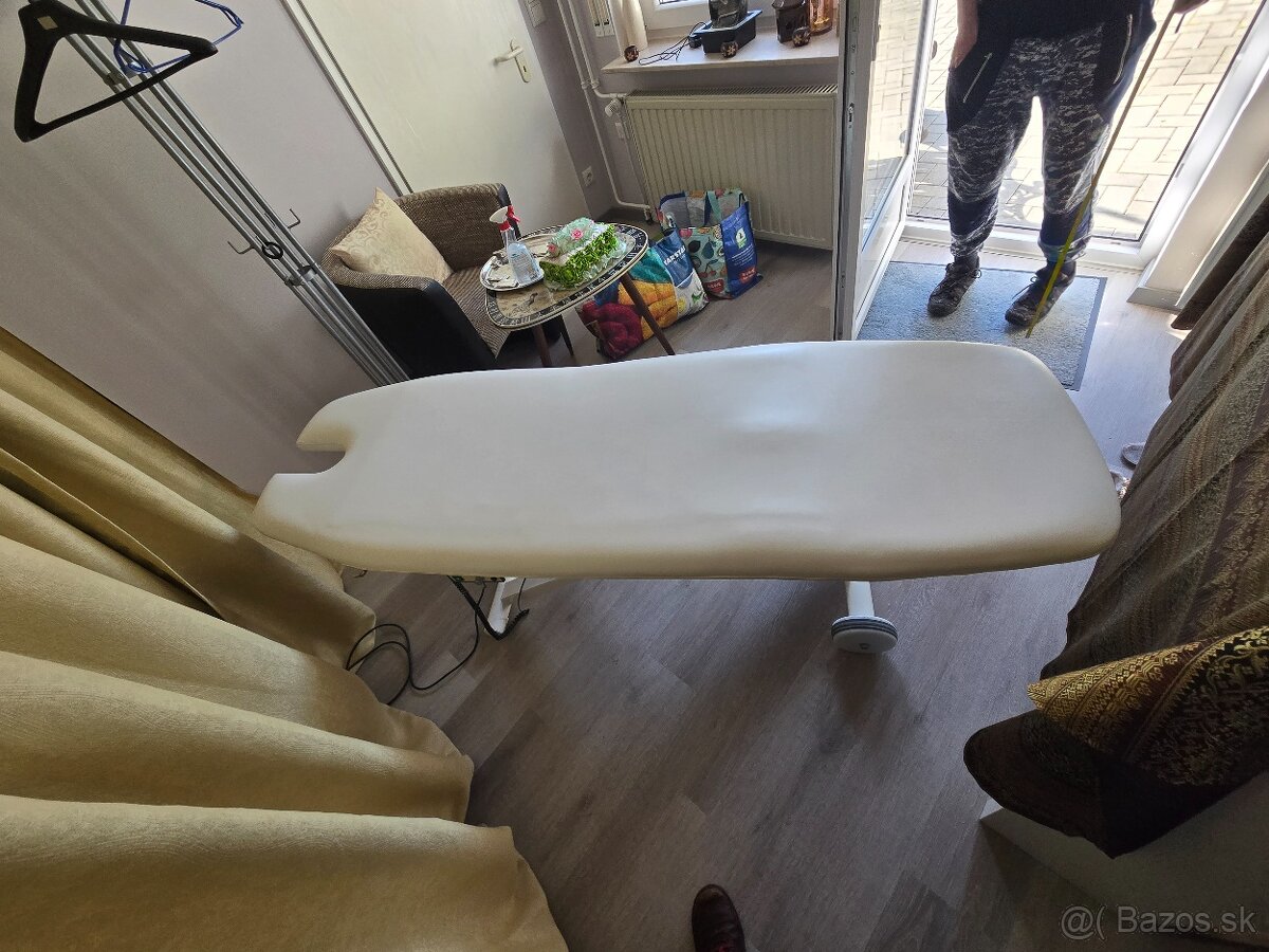 Elektrické Masážní lehátko AKCE bílé 1 motor