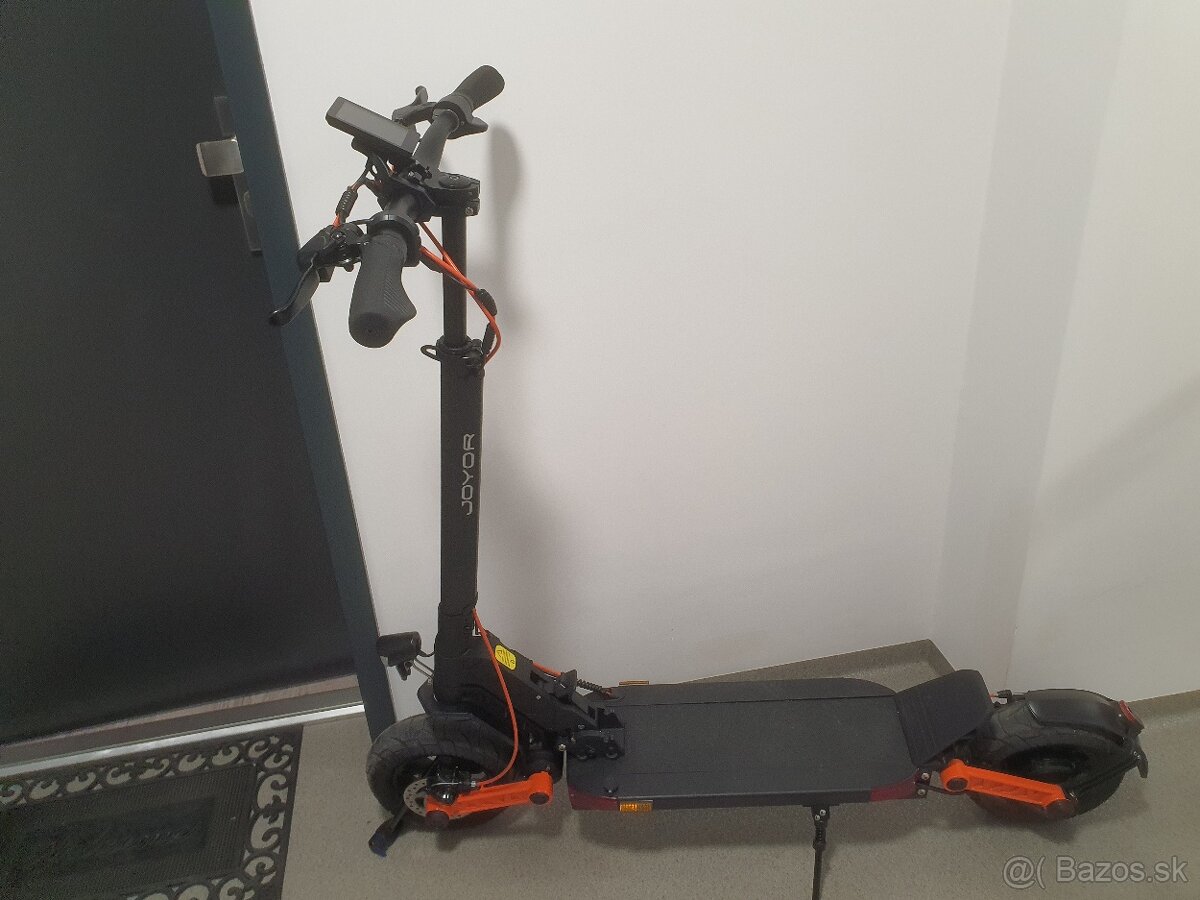 Elektronická kolobežka Joyor