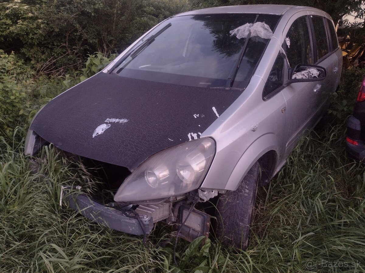Predám Opel Zafira B 1.9 CDTI na náhradné diely