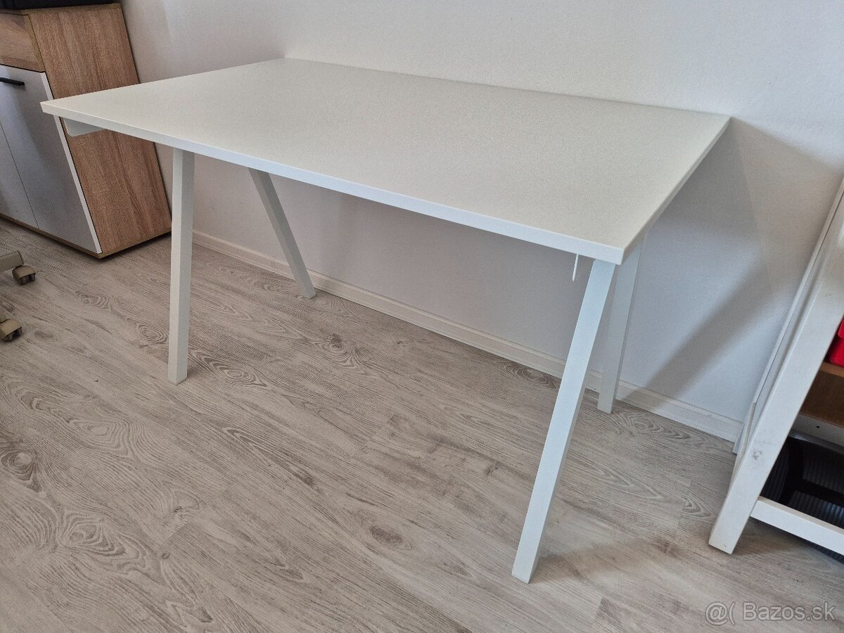Pracovný stôl IKEA TROTTEN
