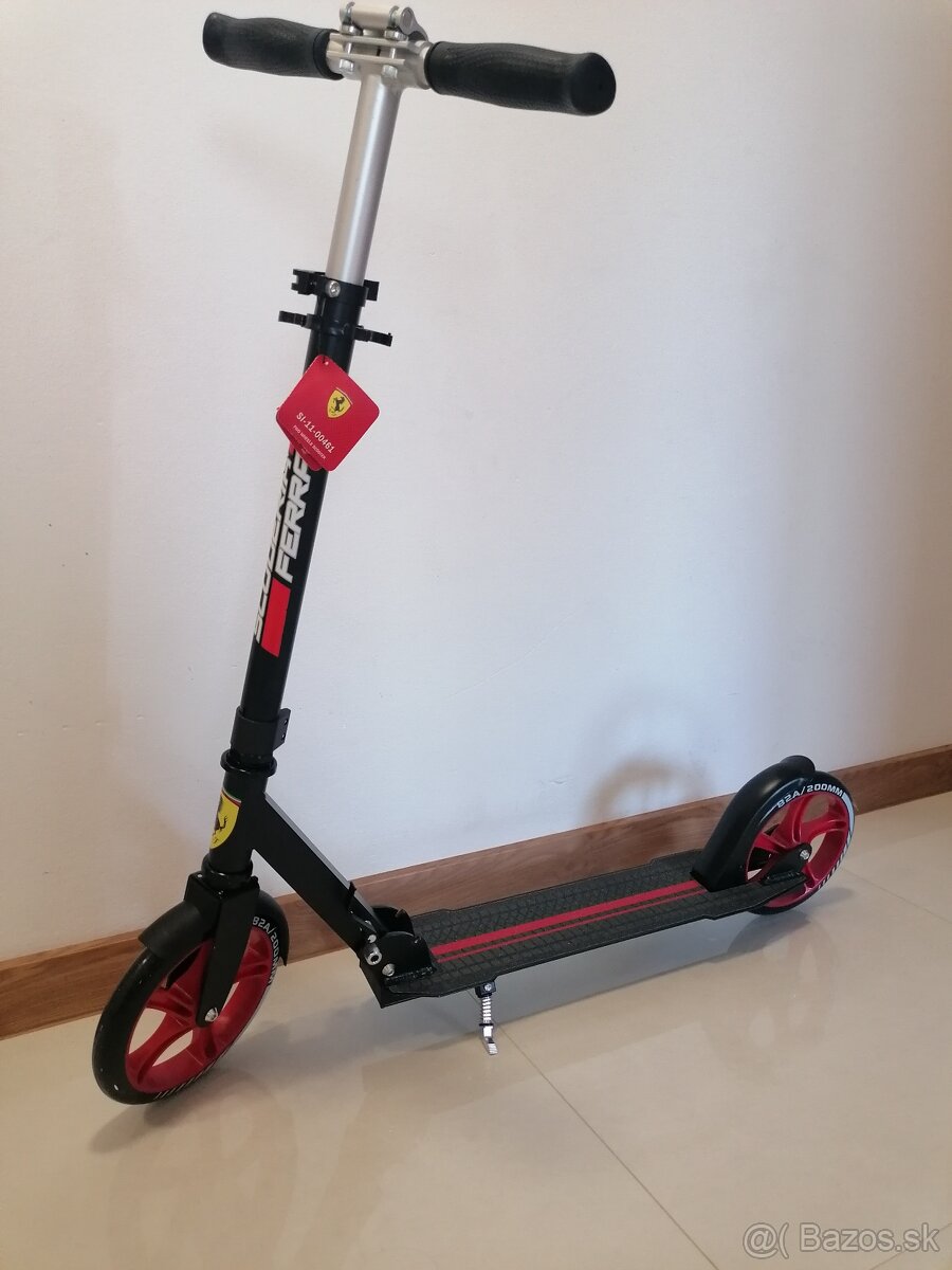 Nova kolobezka Ferarri