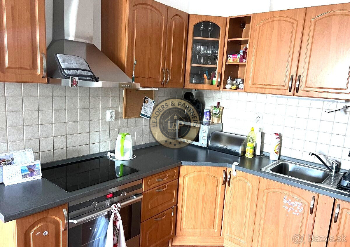 Na predaj 3iz. byt s balkónom v Seredi časť Meander